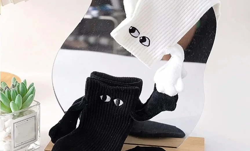 Engaging Cartoon Eye Socks for Romantic Gifts